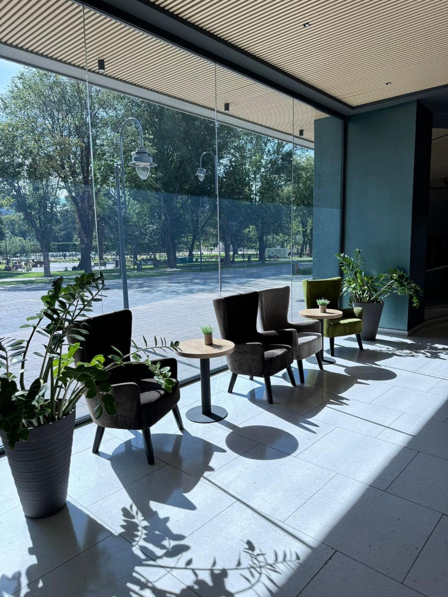 Hotel Aurora Satu Mare Exterior foto