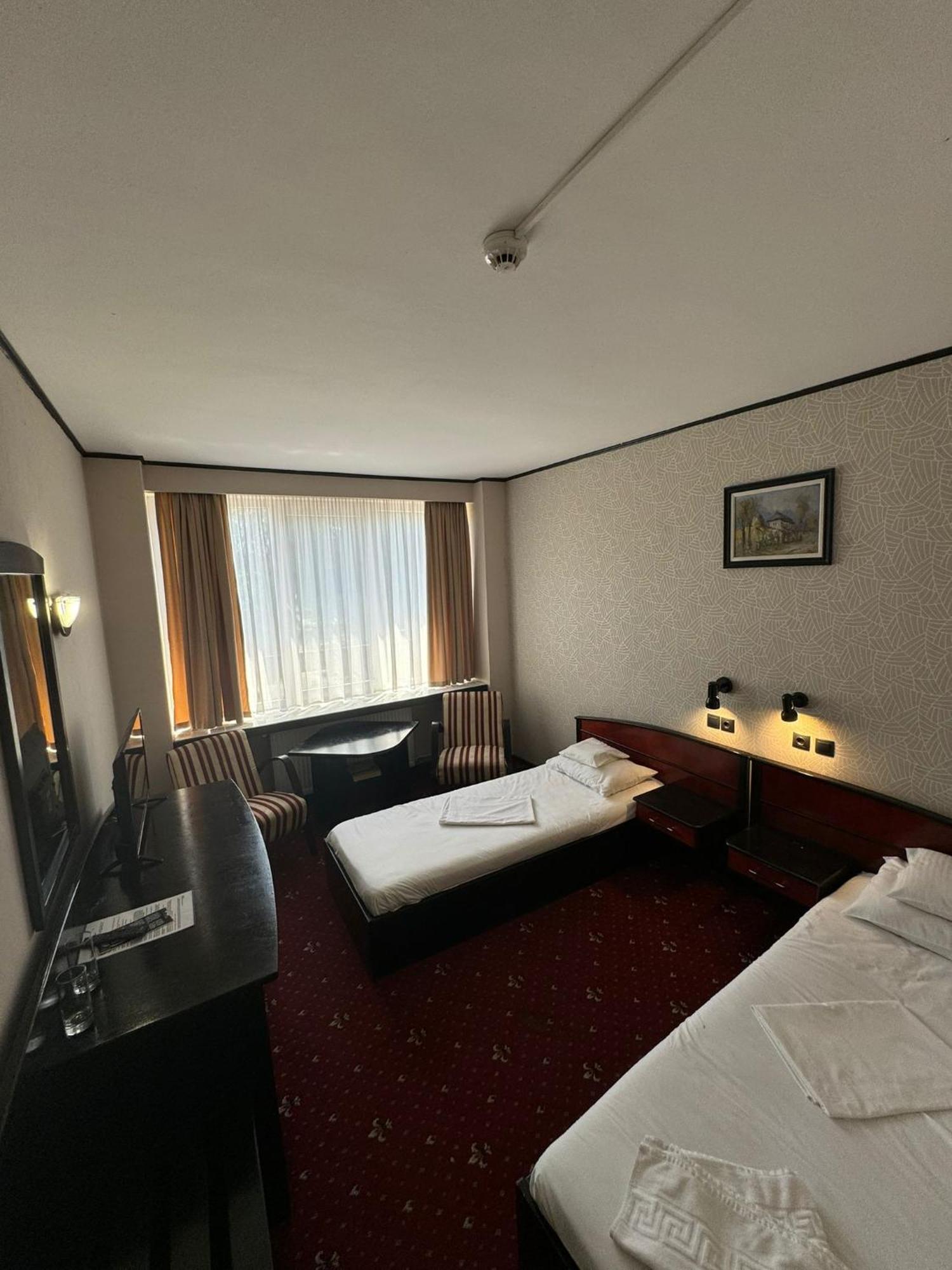Hotel Aurora Satu Mare Exterior foto